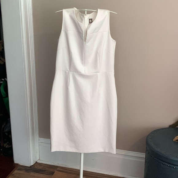 Anne‎ Klein split v neck white sheath dress. Worn about 3x - Picture 1 of 4